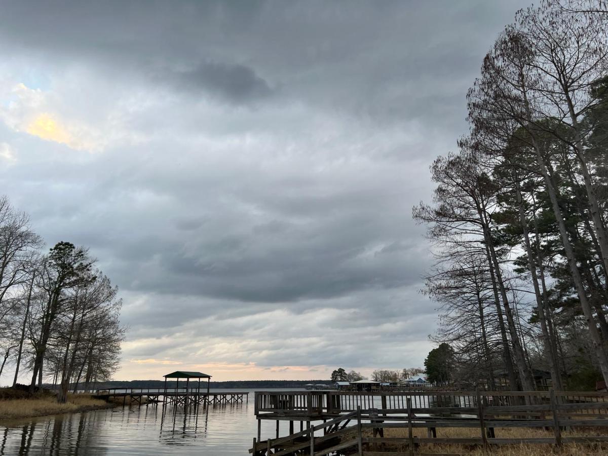 Driftwood Inn And Lodge By The Lake Zwolle Extérieur photo