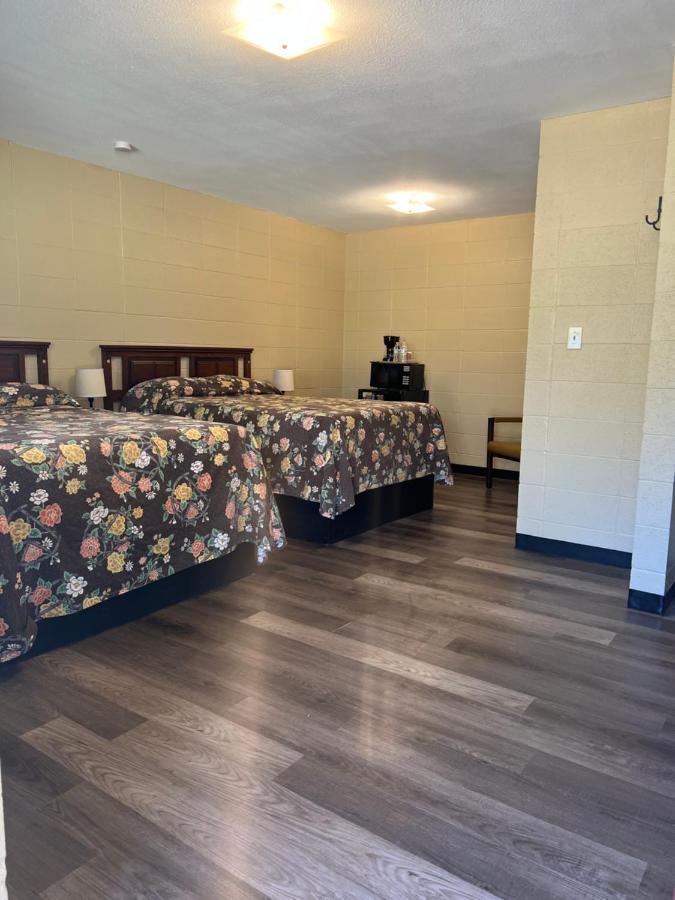 Driftwood Inn And Lodge By The Lake Zwolle Extérieur photo