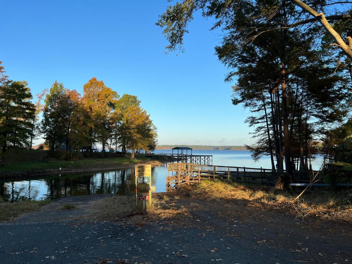 Driftwood Inn And Lodge By The Lake Zwolle Extérieur photo