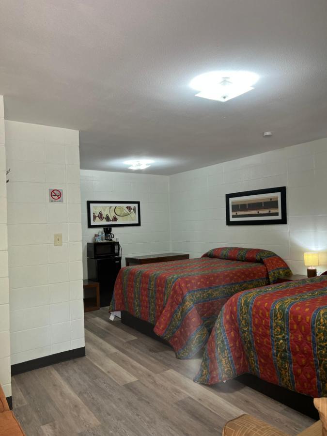 Driftwood Inn And Lodge By The Lake Zwolle Extérieur photo